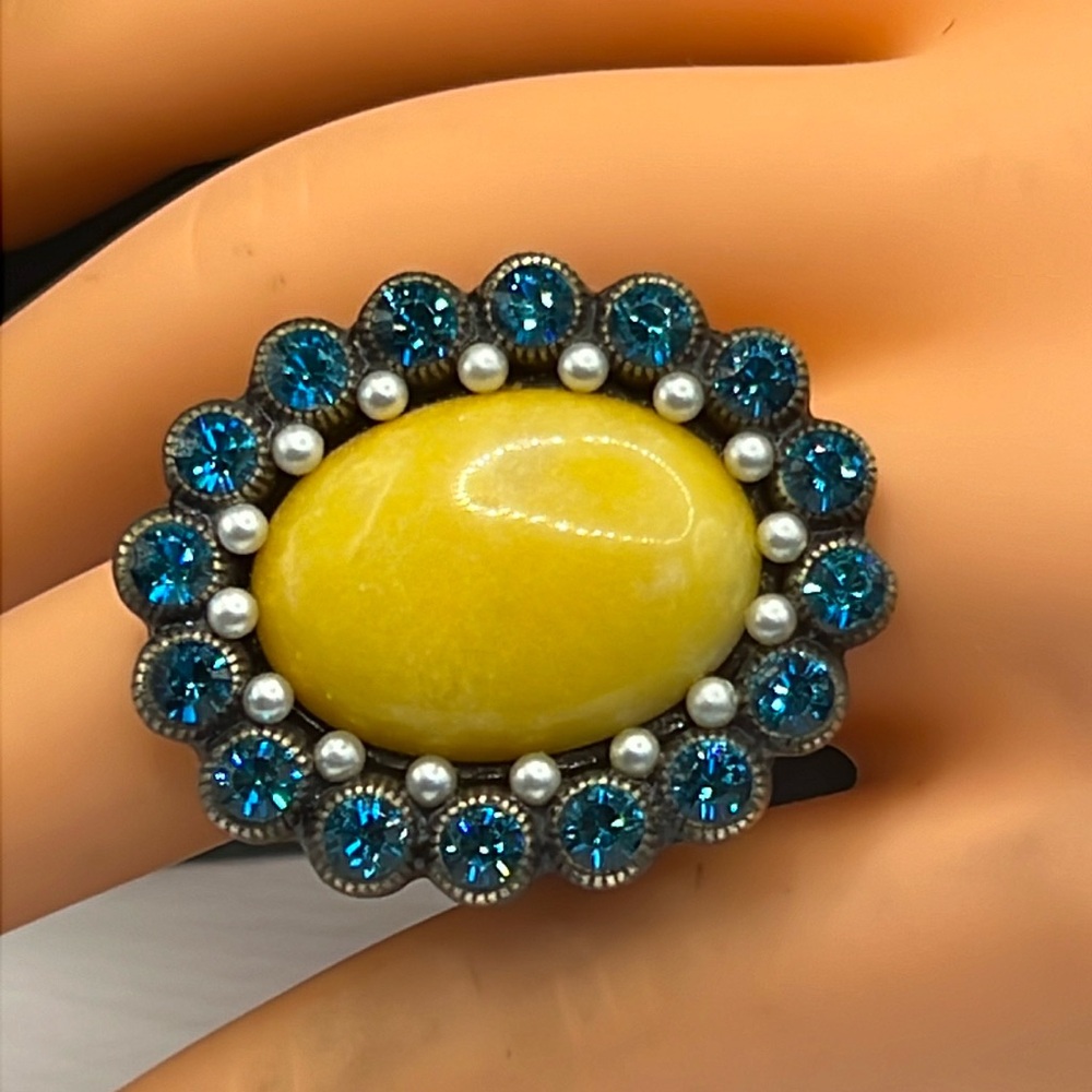 Vintage Ollipop yellow stone, rhinestone ring, 8